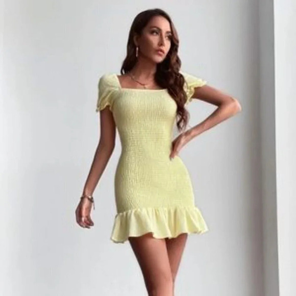 Zara  Smocked Textured Ruffle Hem Mini Dress Pastel Yellow Blogger Fav Sz L - Picture 3 of 8